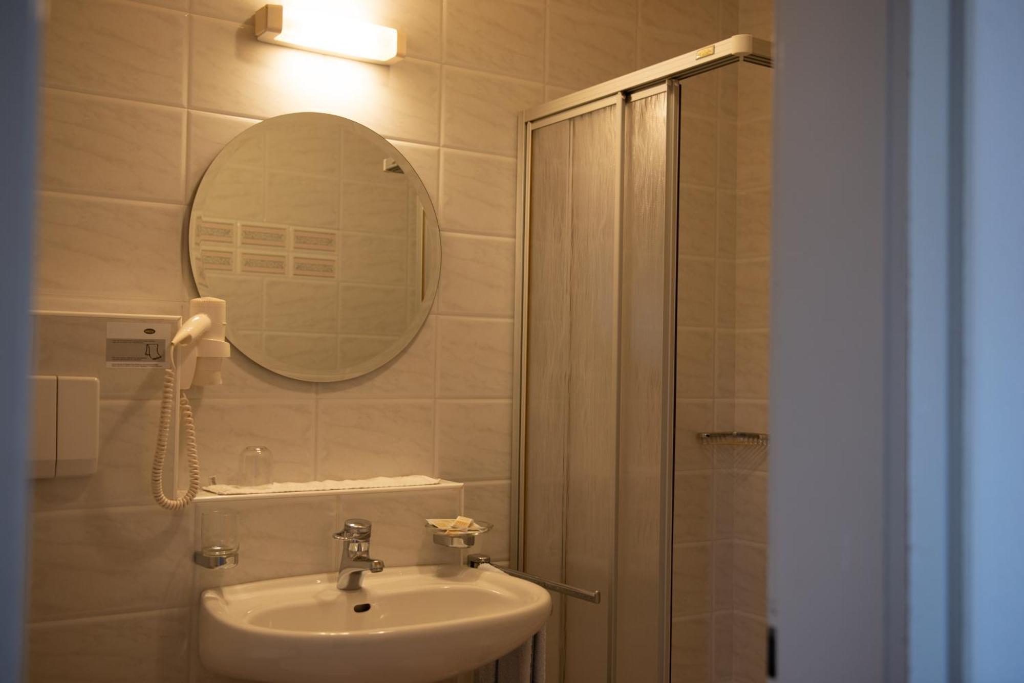 Aparthotel Garni Hofer Sexten Exterior foto