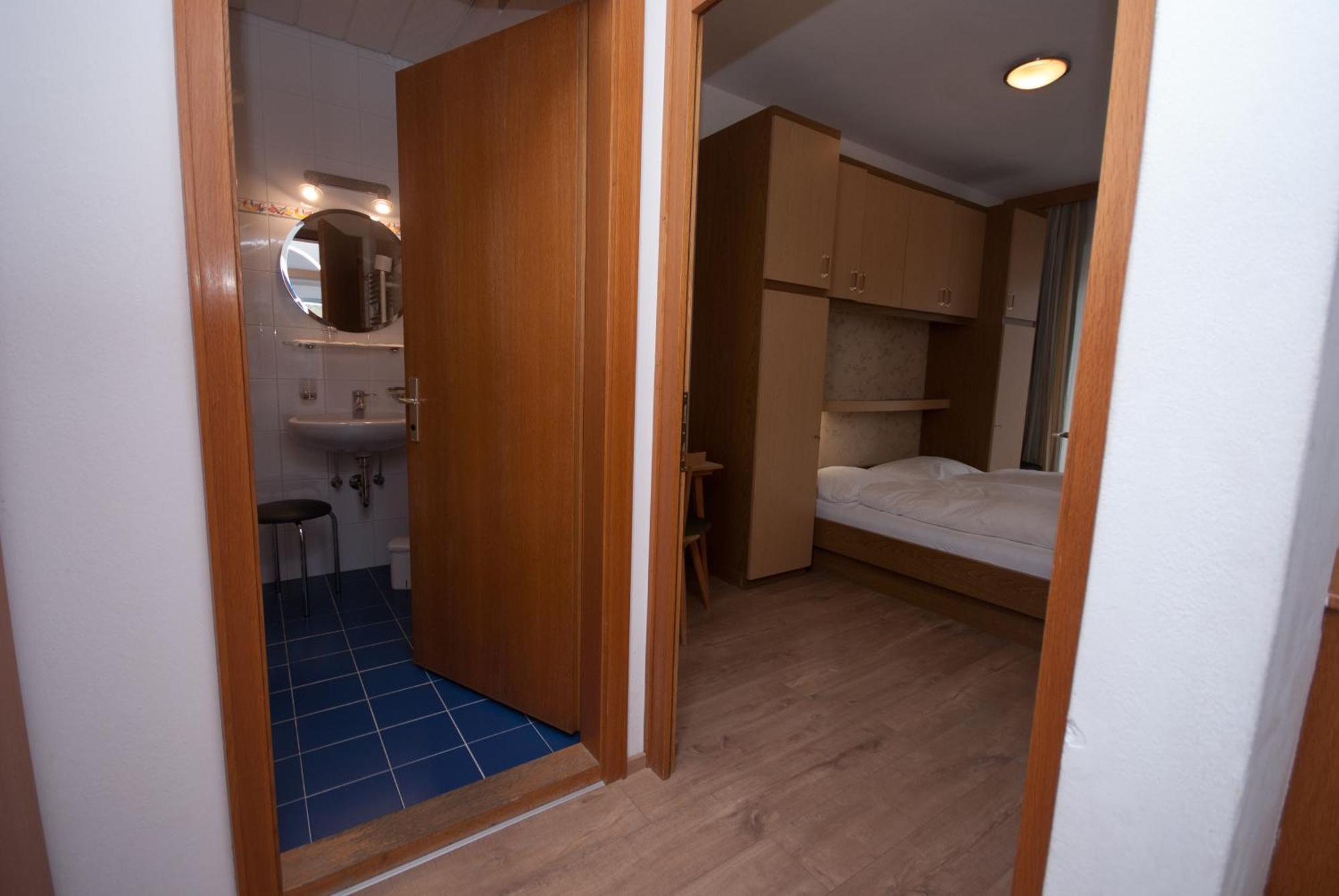 Aparthotel Garni Hofer Sexten Exterior foto